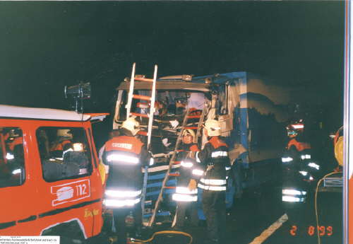 a4_1.jpg (23129 Byte)